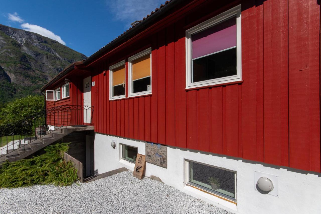 Spacious Two Bedroom Basement Apartment Flåm Zewnętrze zdjęcie